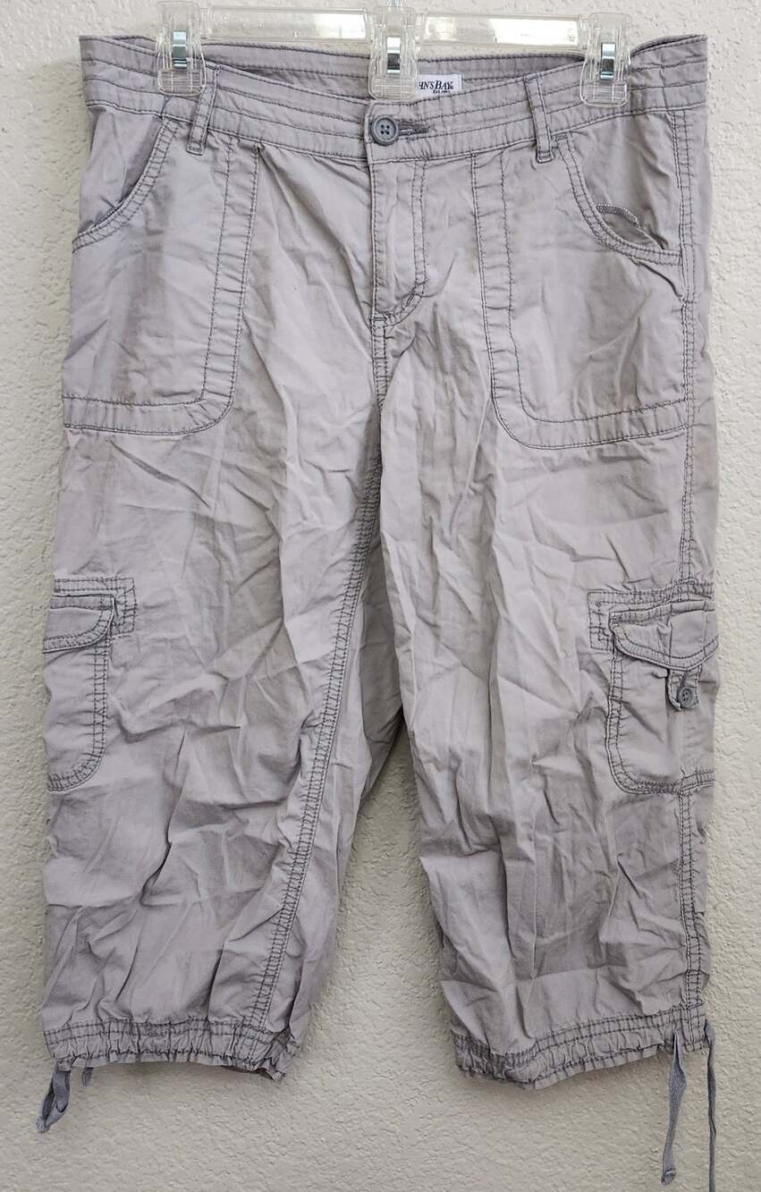 St. John's Bay Gray Cropped Cargo Pants 6 Lightweight Drawstring Tie Legs Soft